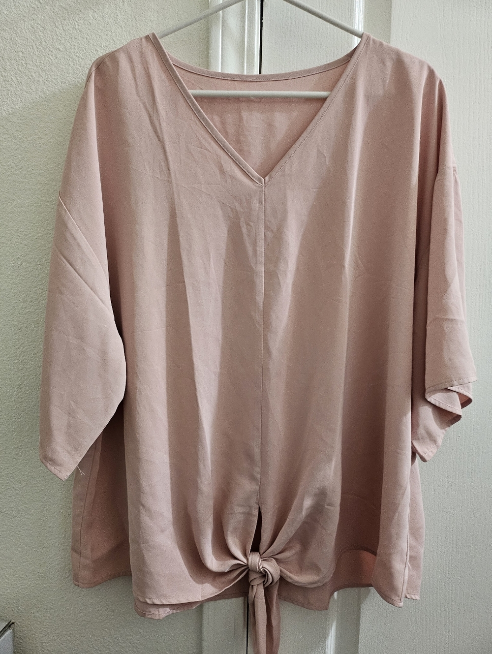 Women's Tie-Hem V-Neck Top - Dusty Pink
